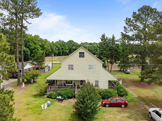 Building Photo - 396 James Tart Rd