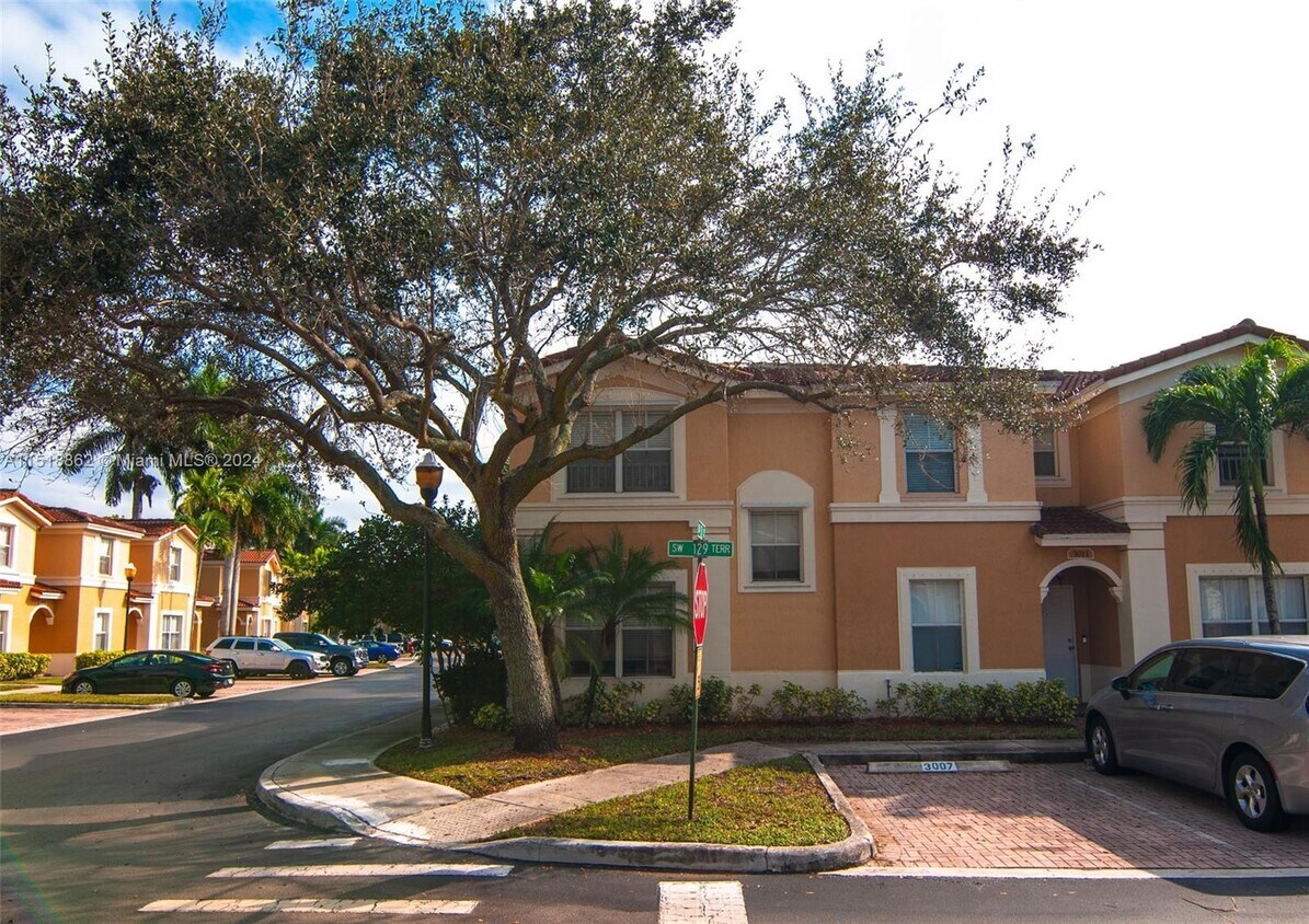 3007 SW 129th Terrace, Miramar, FL 33027 Townhome Rentals in Miramar