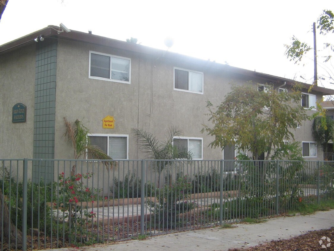 Building Photo - 163 E 15th St