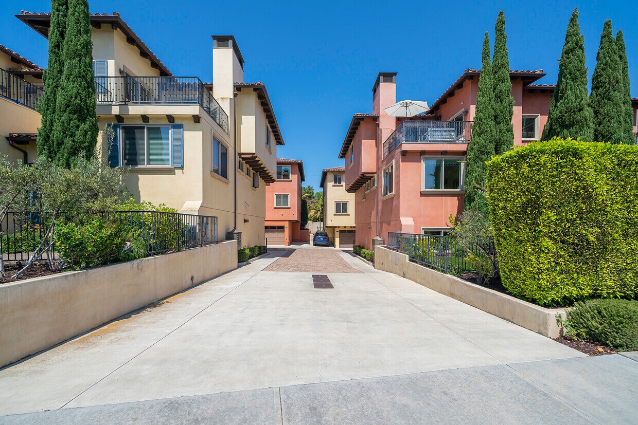 617 S Pacific Coast Hwy, Redondo Beach, CA 90277 Townhome Rentals in
