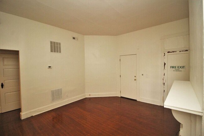 Building Photo - 2731 St Paul St