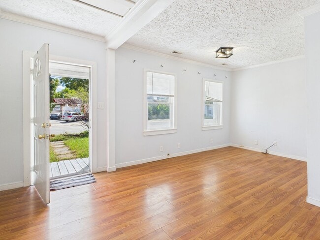 Photo - 3205 Hull Street Rd House