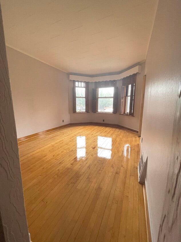 Building Photo - 2702 N Ashland Ave
