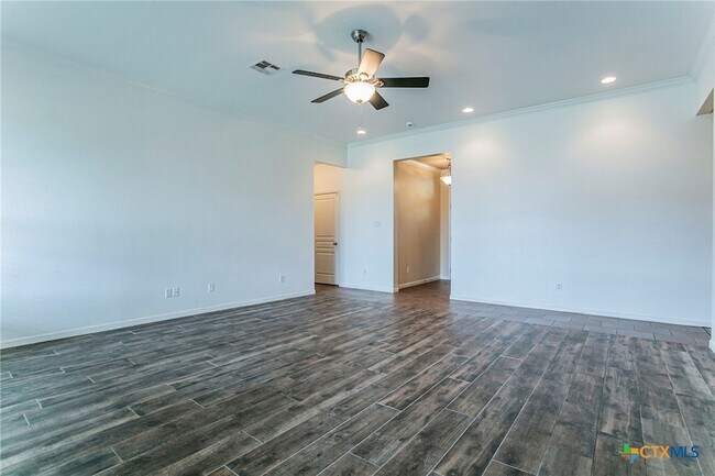 Foto del edificio - 167 Chering Dr