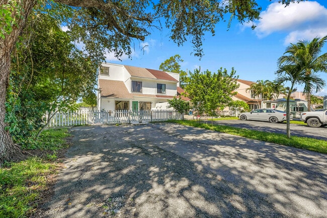 Foto del edificio - 9056 Green Meadows Way