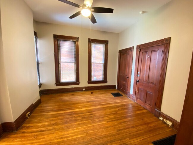 Building Photo - W King Ave 101-101.5 MLR