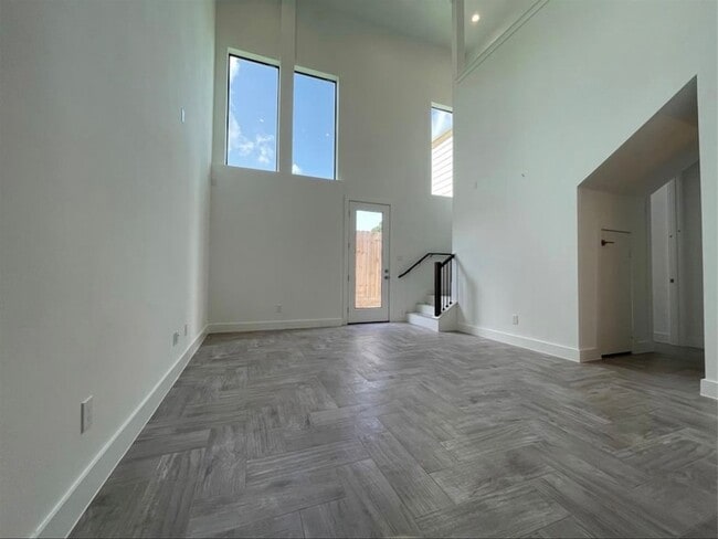 Building Photo - 1703 Cedrocanna Ln