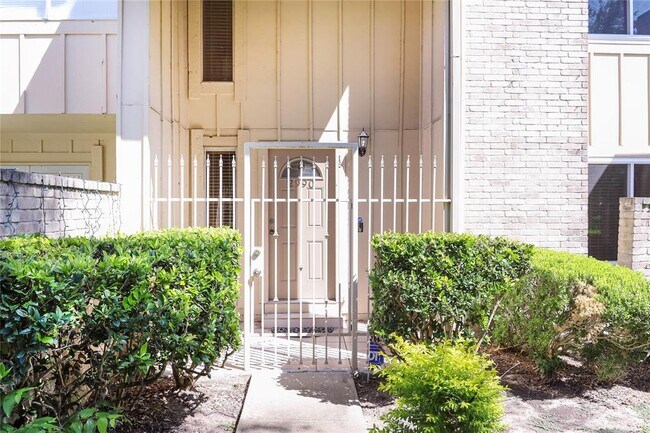 Foto del edificio - 2990 Meadowgrass Ln