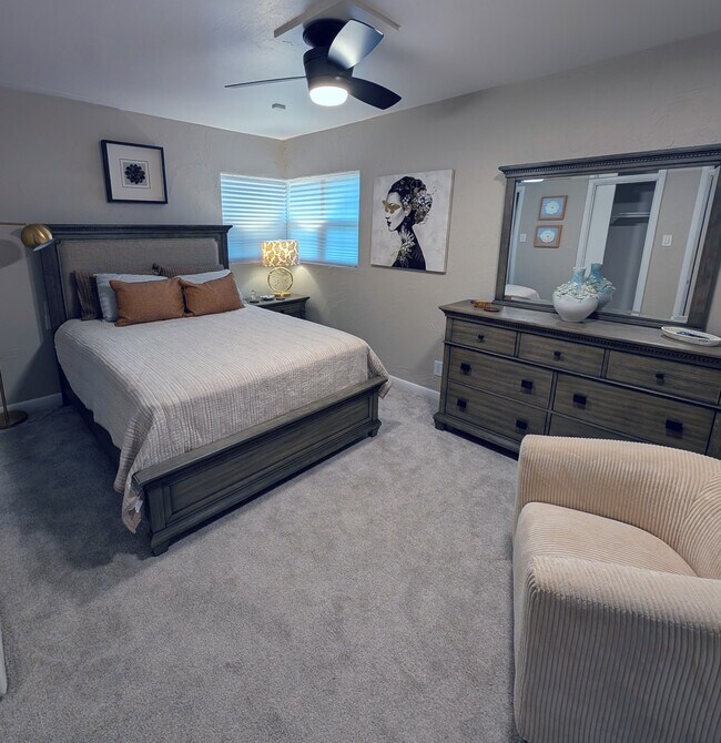 Guest Bedroom with Queen - 3408 25th St