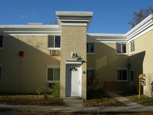 Foto del edificio - 9 Lake Ave