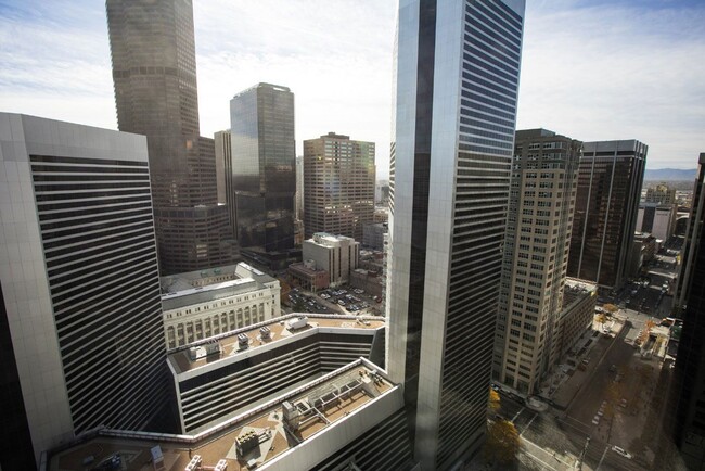 Foto del edificio - The Apartments at Denver Place