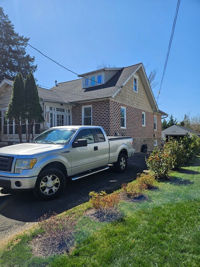 Foto del edificio - 226 N Ridge Ave