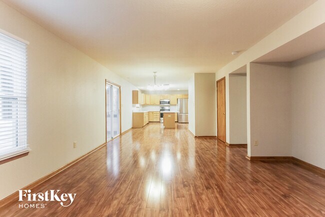 Foto del edificio - 5463 Twin Bridge Cir