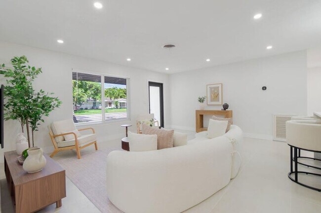 Foto del edificio - 4330 NE 13th Ave