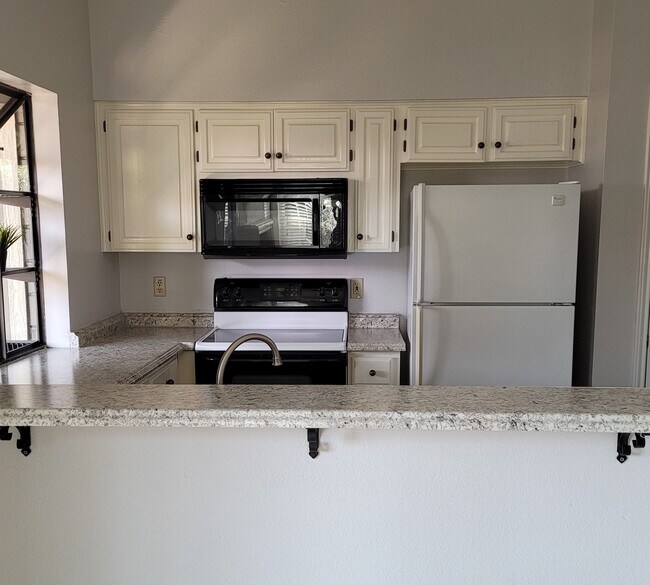 Breakfast bar - 19 Chapel Hill Cir