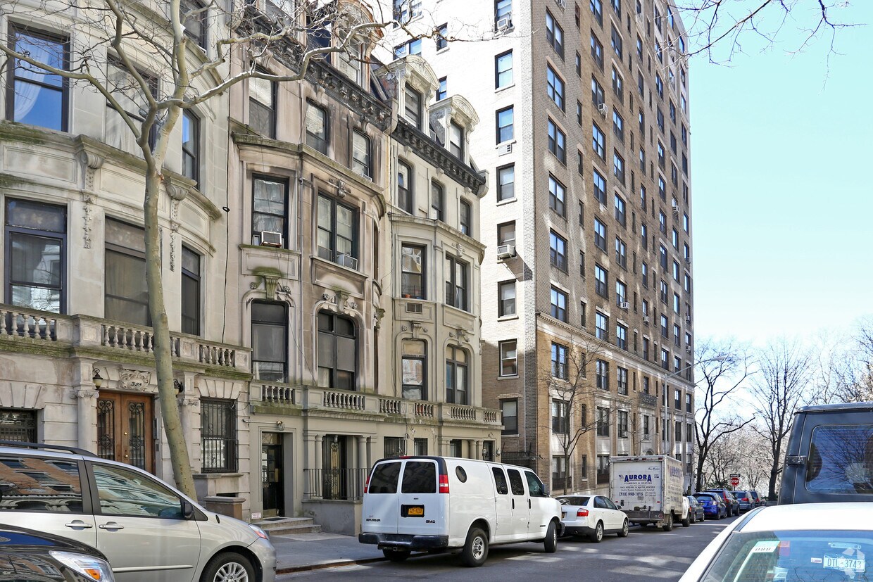 Building Photo - 332 W 101st St