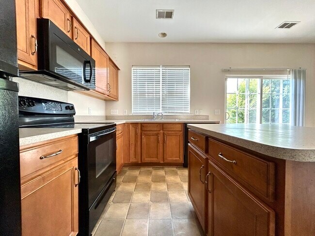 Foto del edificio - 3029 Azalea Hills Dr