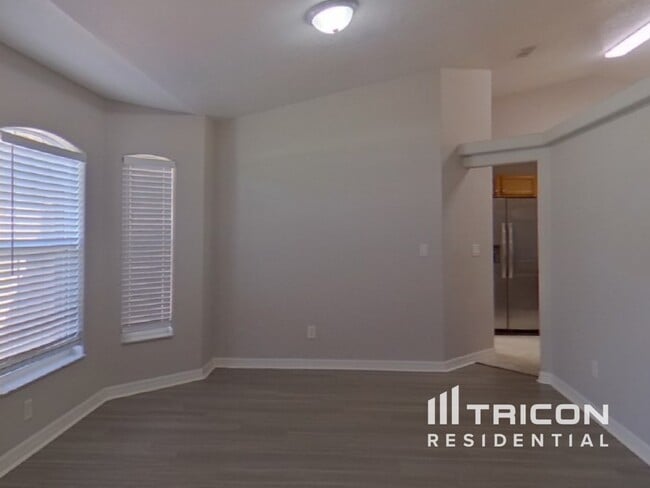 Building Photo - 613 Westview Dr
