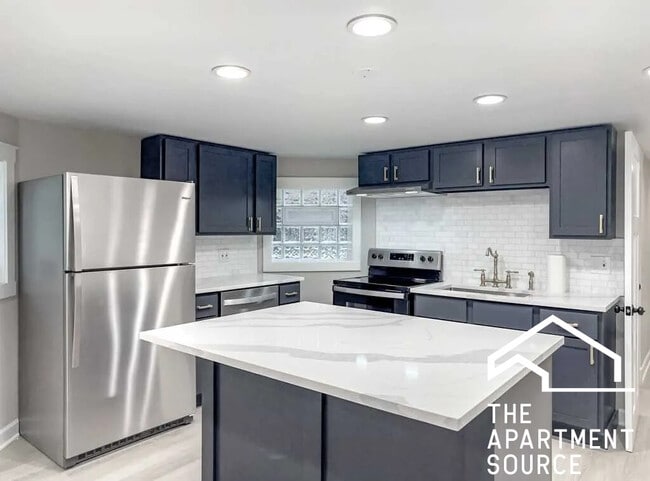 Foto del edificio - 1536 N Hamlin Ave