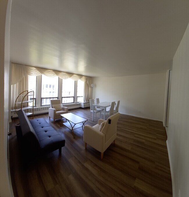 Foto del edificio - 1450 E 55th Pl