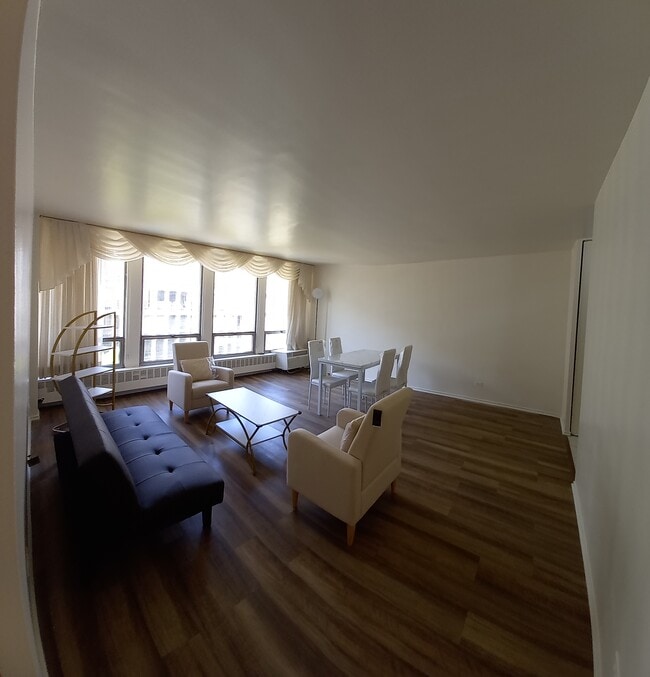 Building Photo - 1450 E 55th Pl