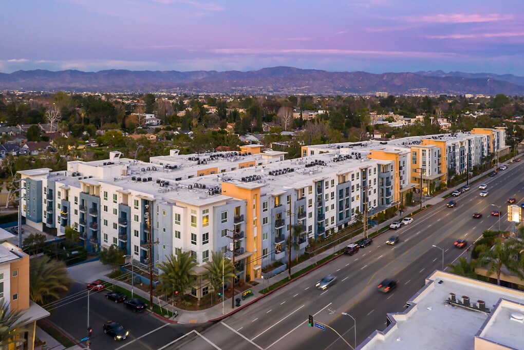 Ashton Sherman Village Apartments In Valley Village Ca Westside Rentals