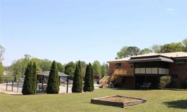 Building Photo - 426 Atlanta Hwy