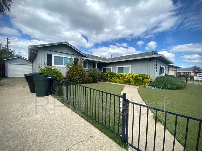 Building Photo - 1107 Coloma Way