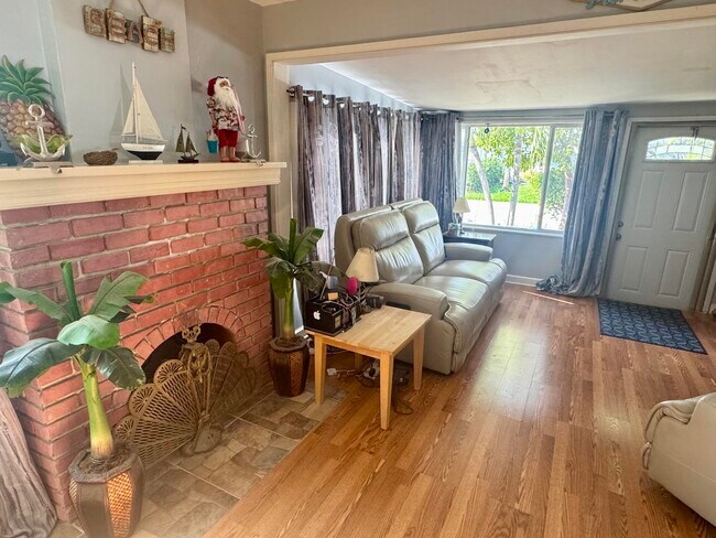 Foto del edificio - 1322 N M St