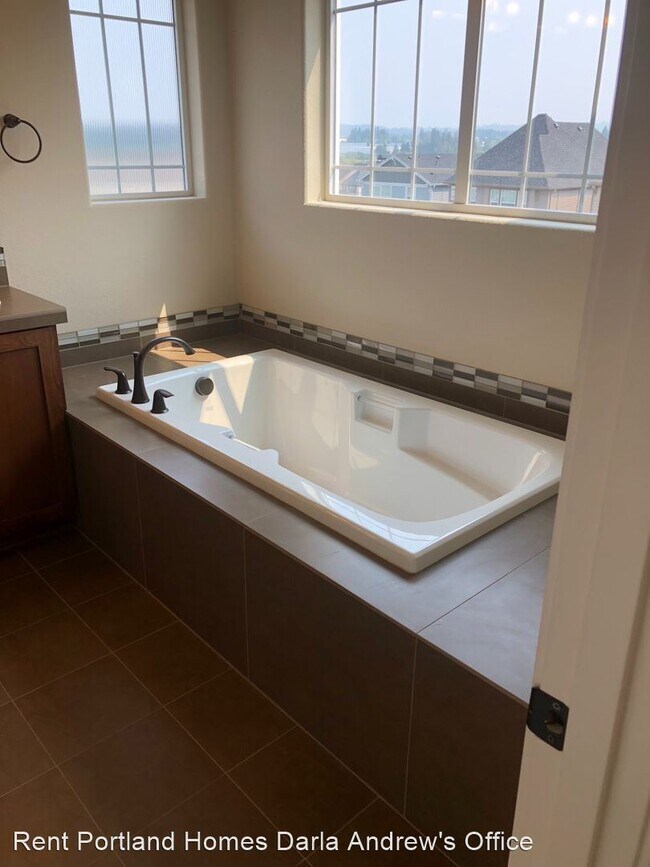 Foto del edificio - 4 br, 2.5 bath House - 28927 SW Geneva Loop