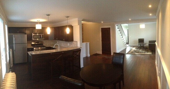 Foto del edificio - 2726 Colfax Ave South