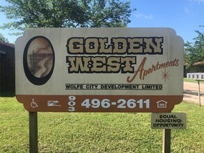 Building Photo - 709 Witt St