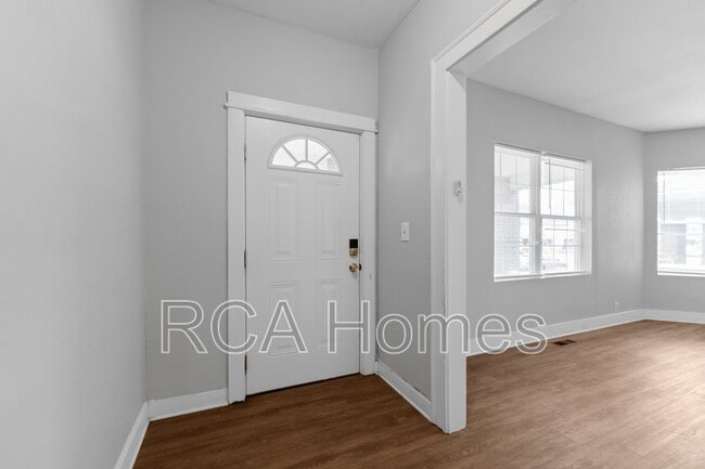 Photo - 2954 Ruckle St House