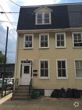 Building Photo - 118 N Duke St