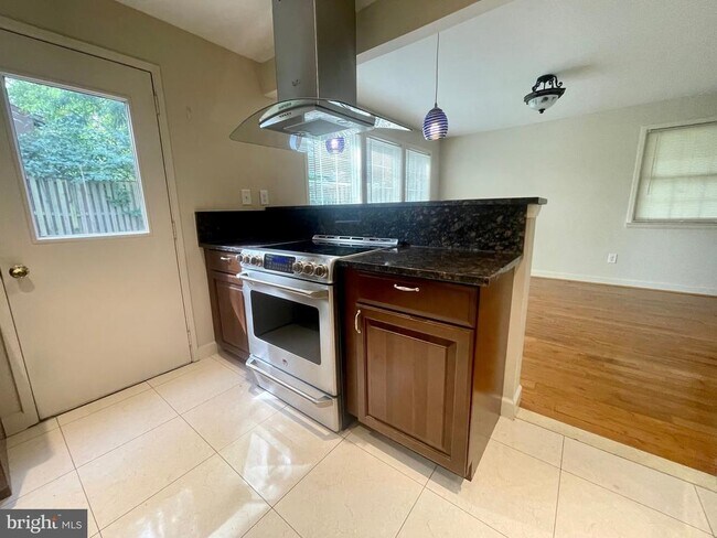 Foto del edificio - 6356 12th St N