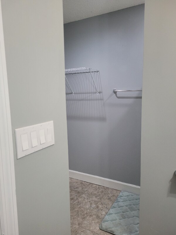 Foto del edificio - 8573 Springtree Road