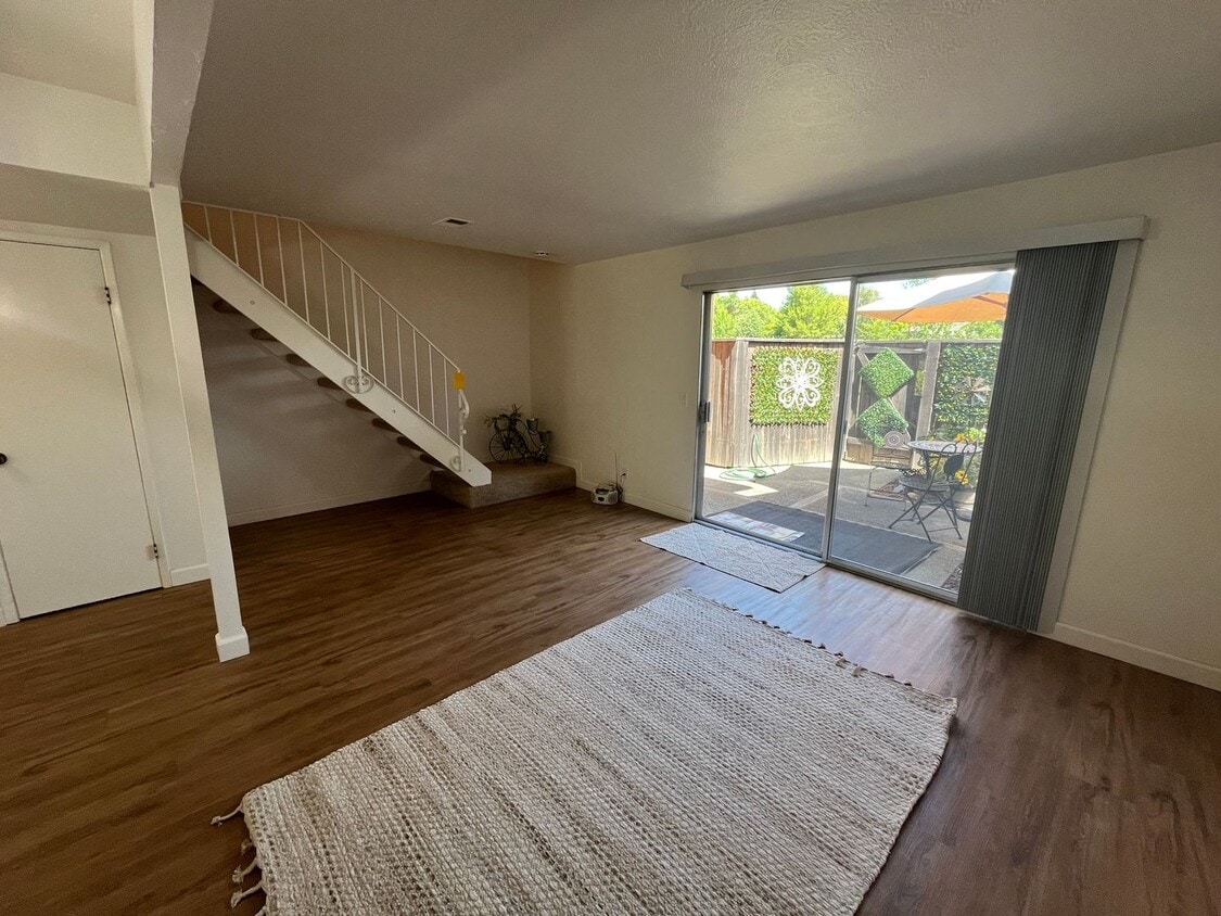 Primary Photo - Charming 2-Story Condo on Greenbelt-$500 O...