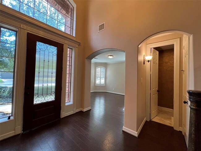 Building Photo - 2109 Belcara View