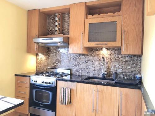 Foto principal - 1241 Anderson Ave