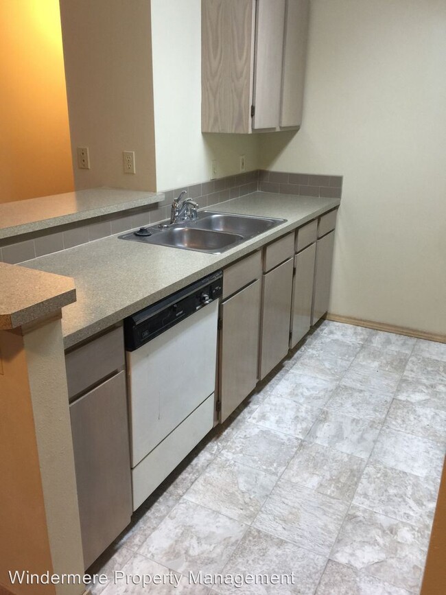 Foto del edificio - 1302-1306 Birchwood Ave