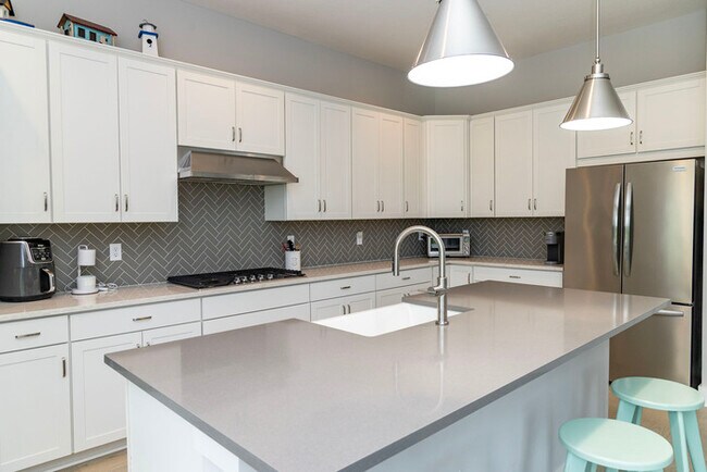Building Photo - 110 Oak Pk Dr