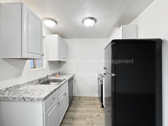 Building Photo - 4813 W Targee St
