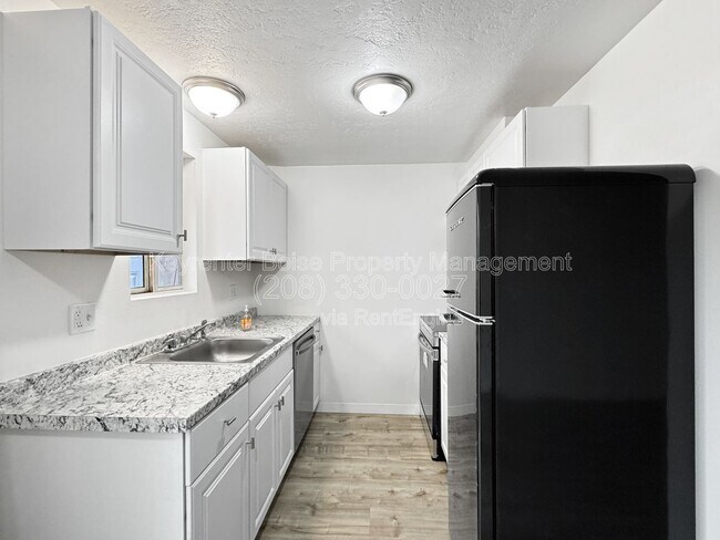 Foto del edificio - 4813 W Targee St
