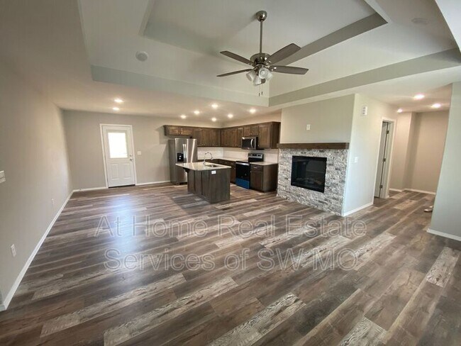 Building Photo - 660 S Southgate Dr