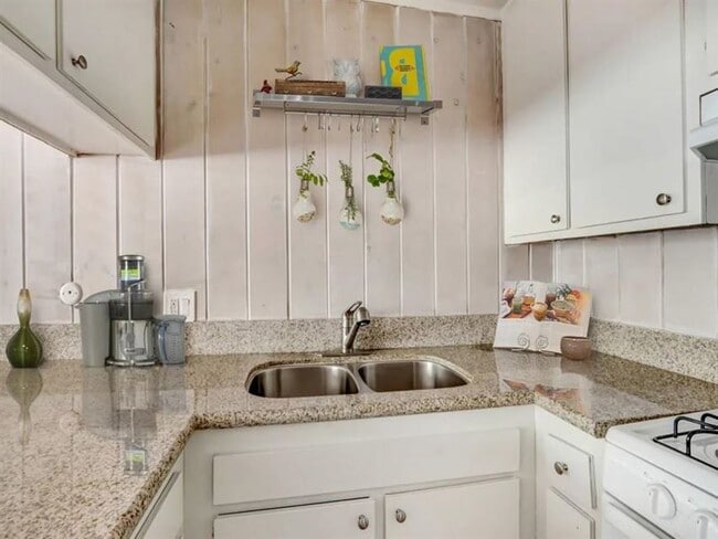 Foto del edificio - 7044 Alabama