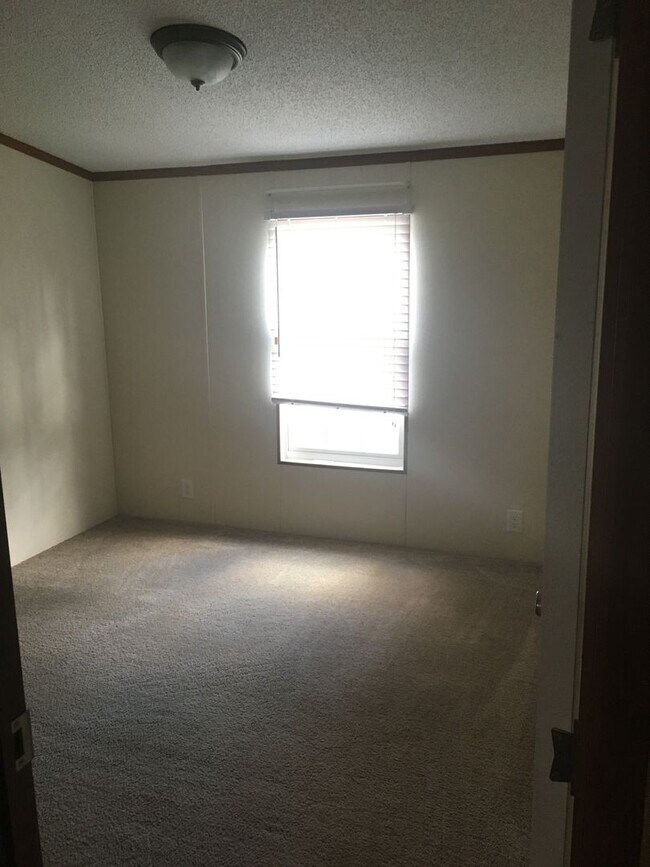 Foto del edificio - 3 BR 2 bath double wide mobile home in Goshen school district