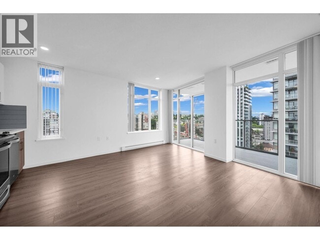 Building Photo - 900 Carnarvon St