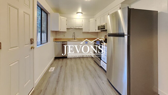 Foto del edificio - Get $1,774.50 Rent Credit - Beautiful 5-be...