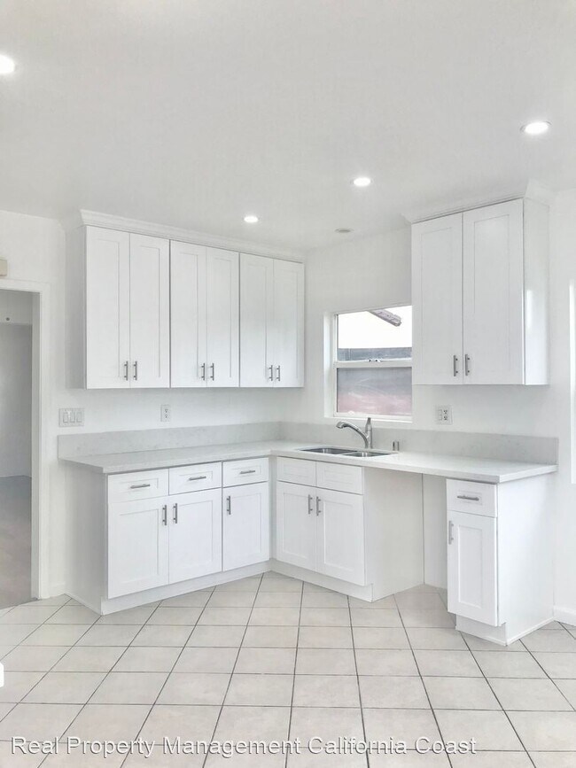 Building Photo - 2 br, 1 bath House - 1610 W. 216th Street