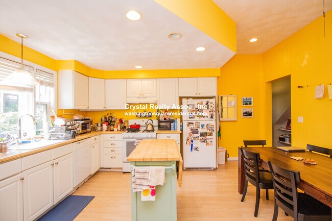 Foto del edificio - 12 Acron Rd